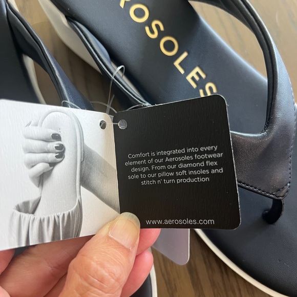 AEROSOLES Black and White Sandals with Comfort and Style - Picture 7 of 7